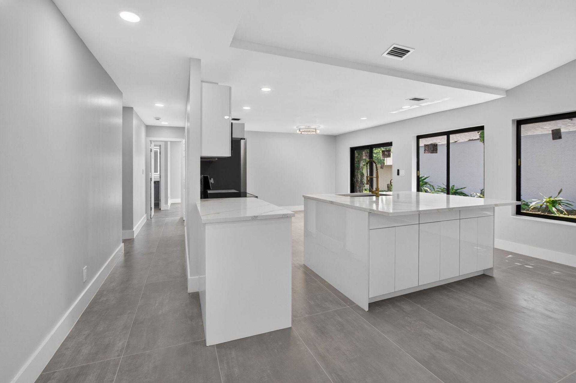 905 NW 21st Way, Delray Beach, FL 33445 Photo