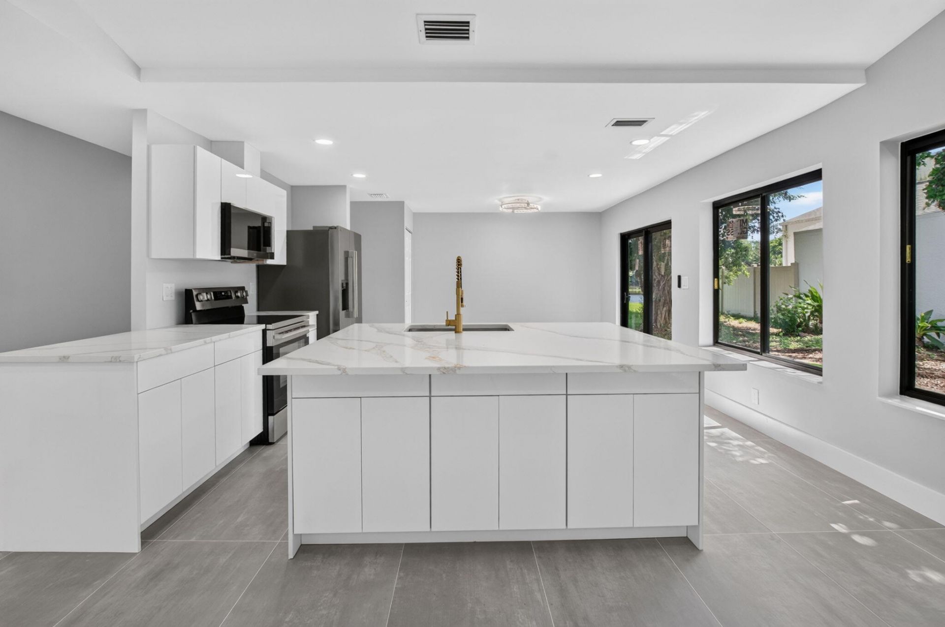905 NW 21st Way, Delray Beach, FL 33445 Photo