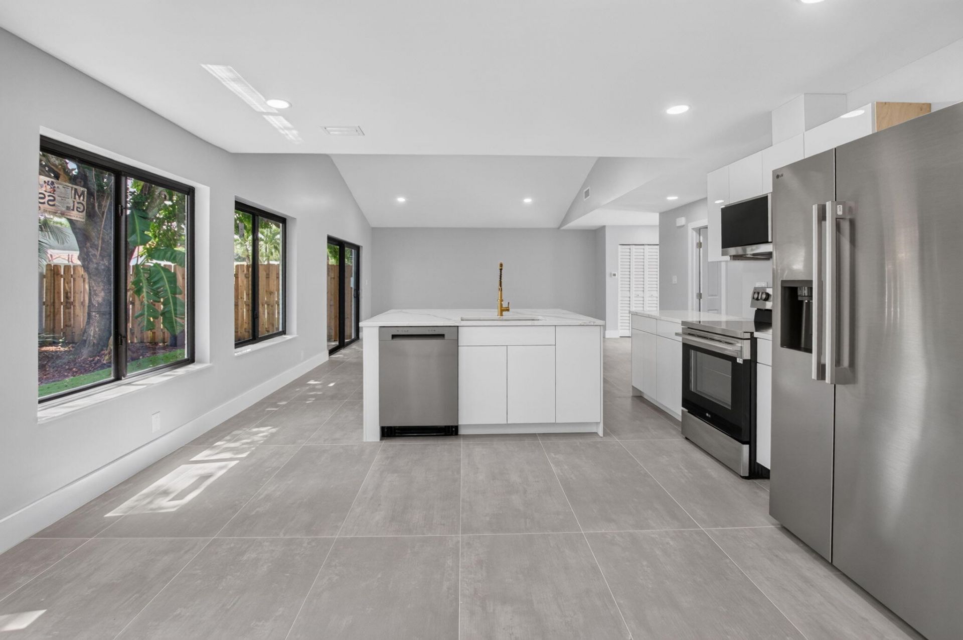 905 NW 21st Way, Delray Beach, FL 33445 Photo