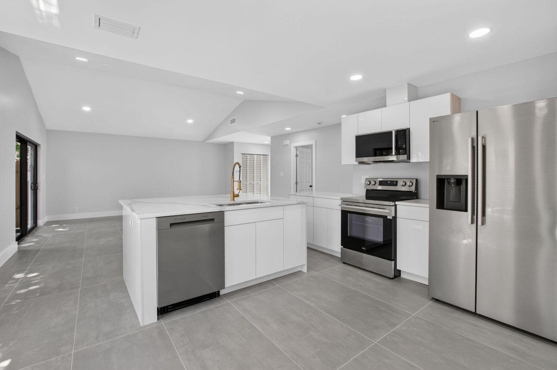 905 NW 21st Way, Delray Beach, FL 33445 Photo