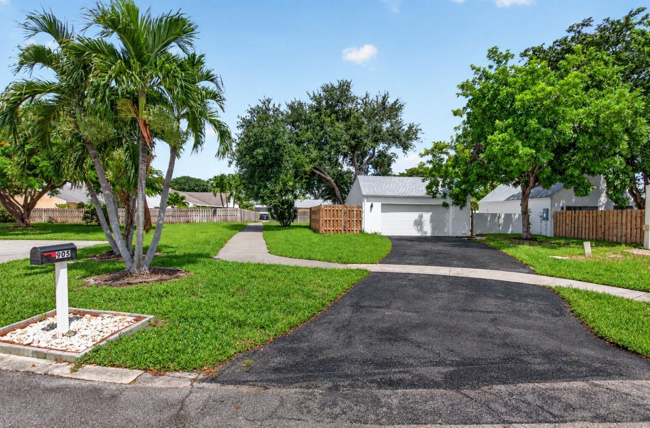 905 NW 21st Way, Delray Beach, FL 33445 Photo