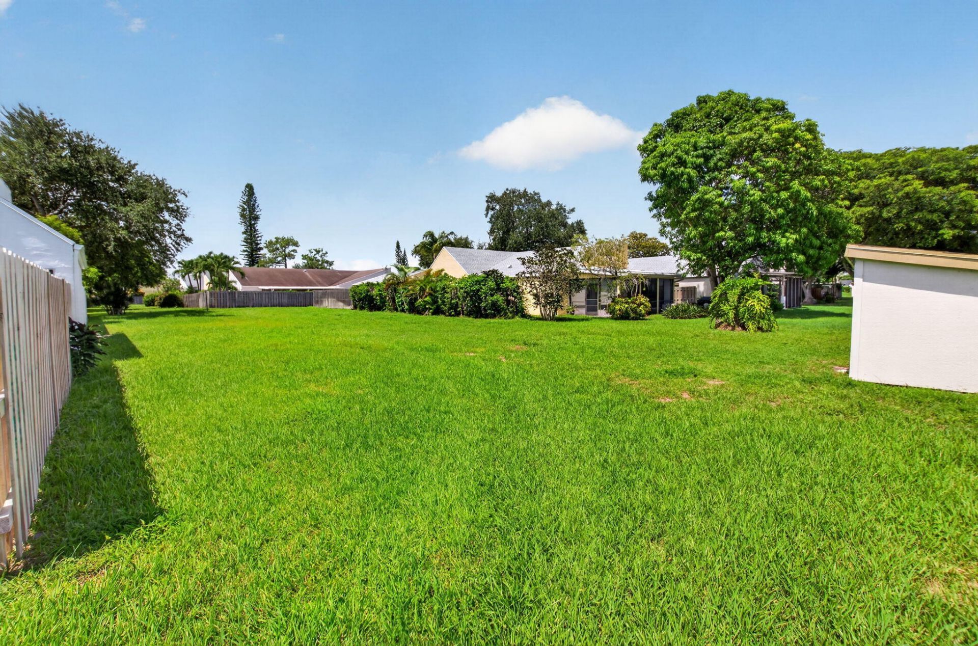 905 NW 21st Way, Delray Beach, FL 33445 Photo