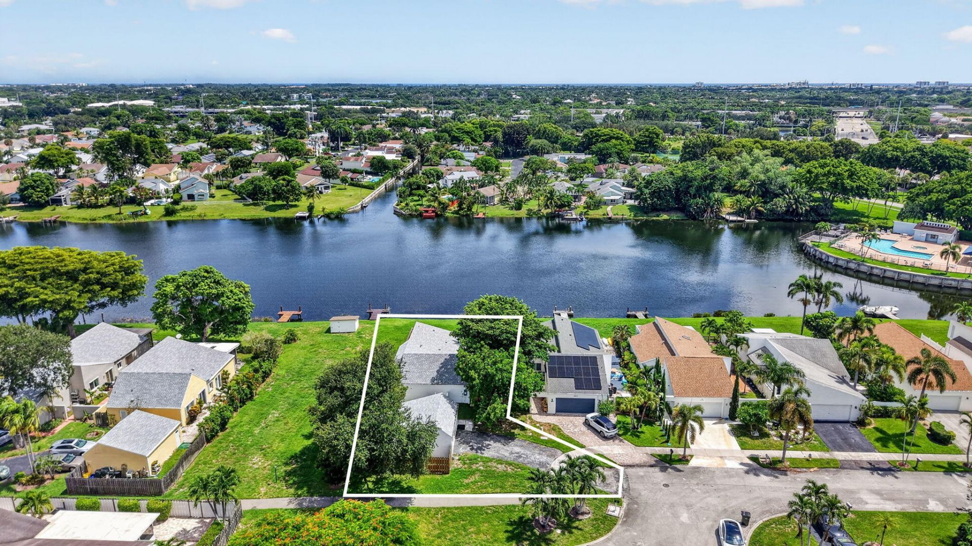905 NW 21st Way, Delray Beach, FL 33445 Photo