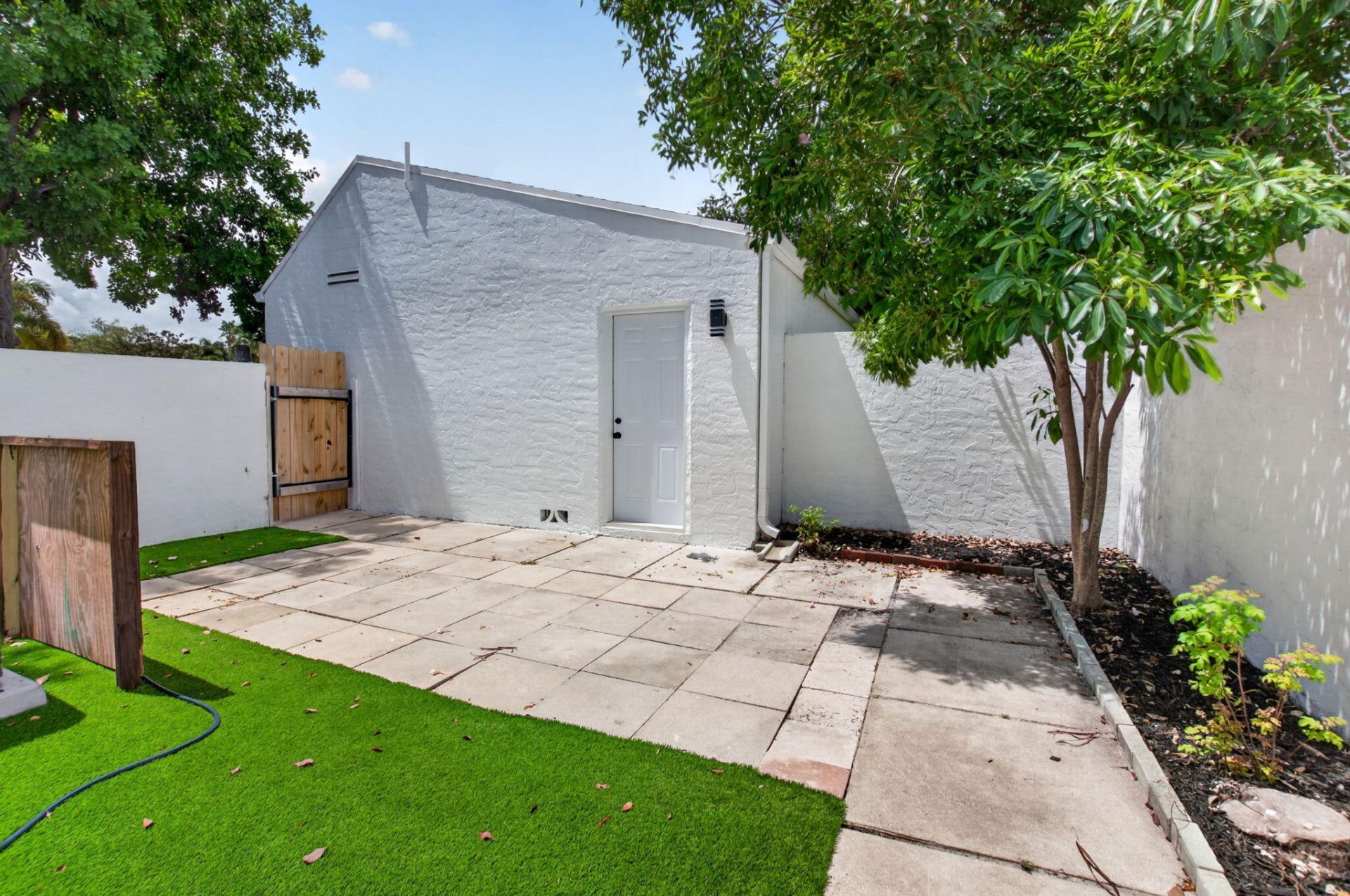 905 NW 21st Way, Delray Beach, FL 33445 Photo