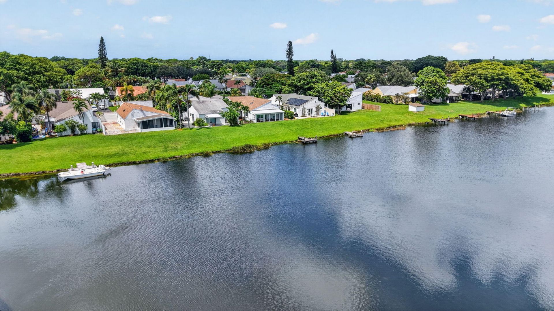 905 NW 21st Way, Delray Beach, FL 33445 Photo