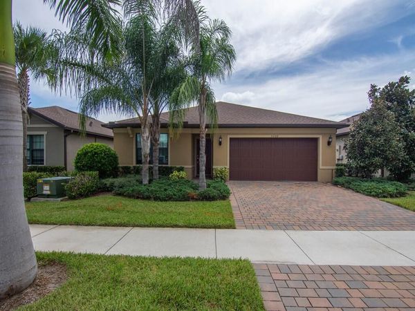 5288 Jasper Square, Vero Beach, FL 32967