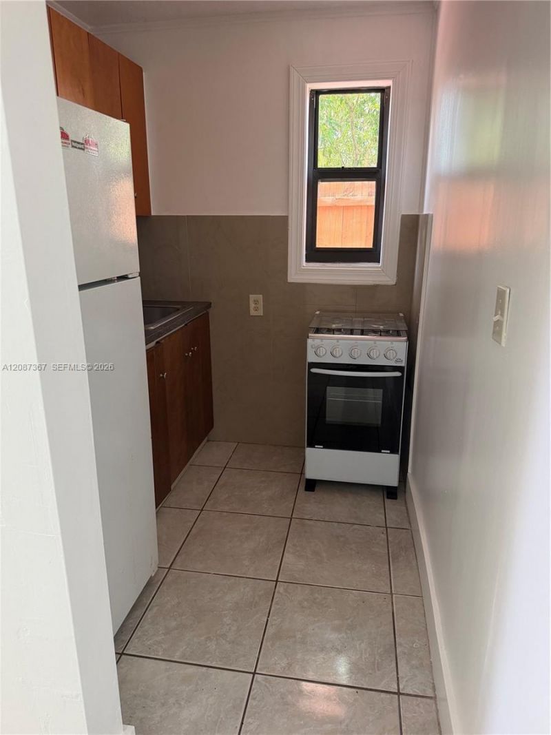 1150 NE 201st Ter, Unit 3, Miami, FL 33179 Photo
