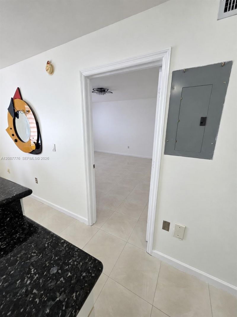 4691 NW 9th St, Unit 204, Miami, FL 33126 Photo