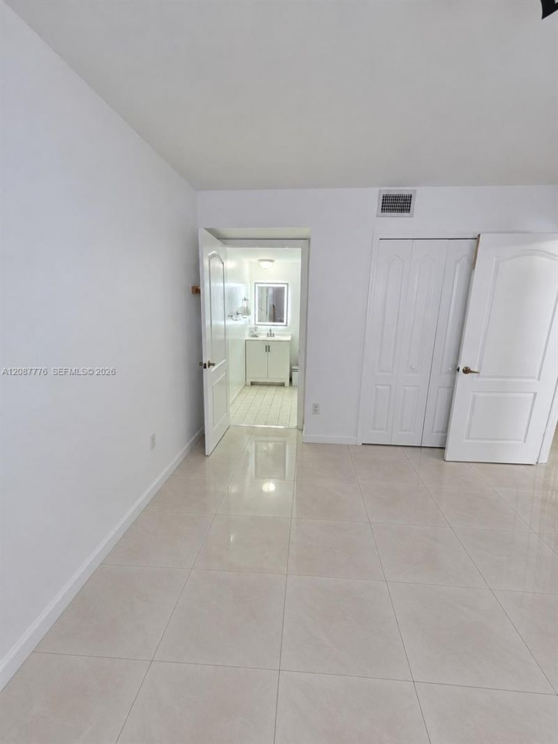4691 NW 9th St, Unit 204, Miami, FL 33126 Photo