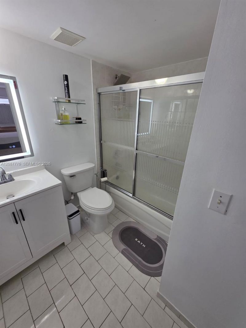 4691 NW 9th St, Unit 204, Miami, FL 33126 Photo