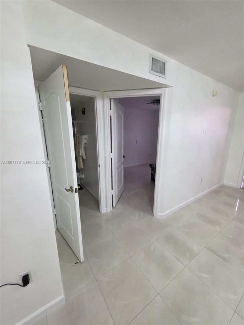 4691 NW 9th St, Unit 204, Miami, FL 33126 Photo