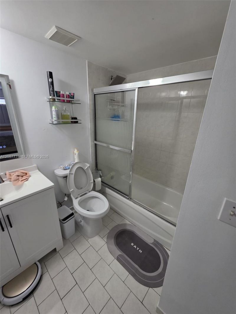 4691 NW 9th St, Unit 204, Miami, FL 33126 Photo