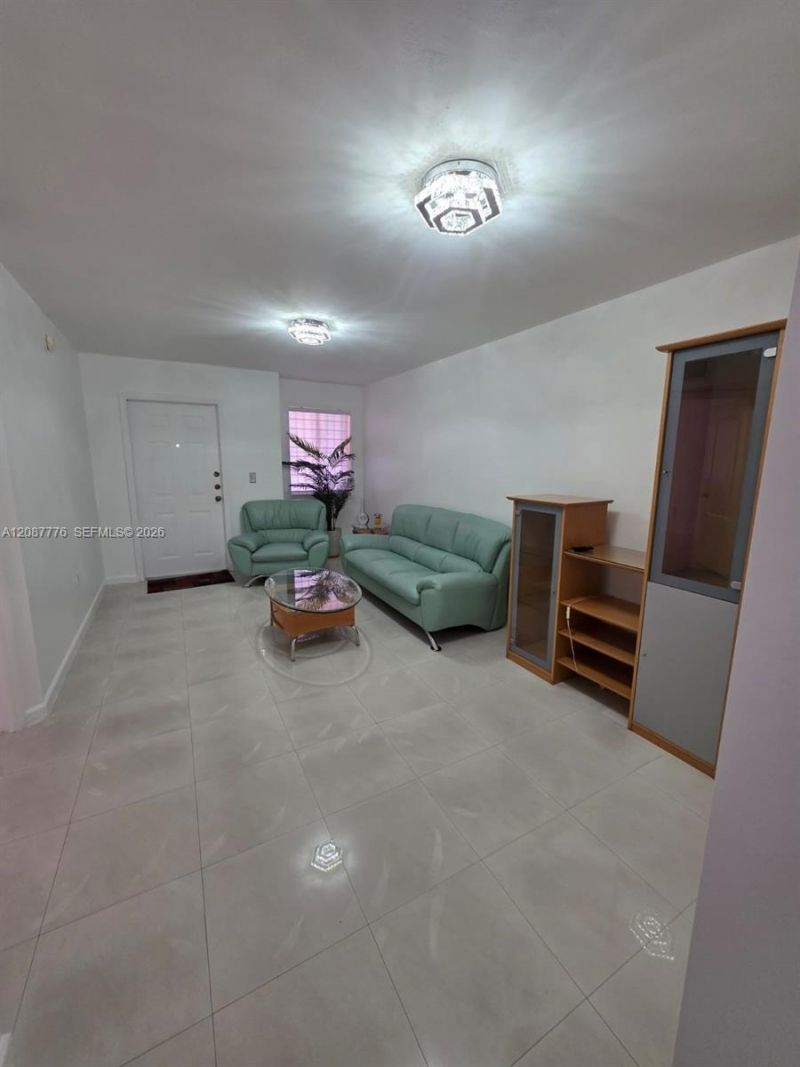 4691 NW 9th St, Unit 204, Miami, FL 33126 Photo