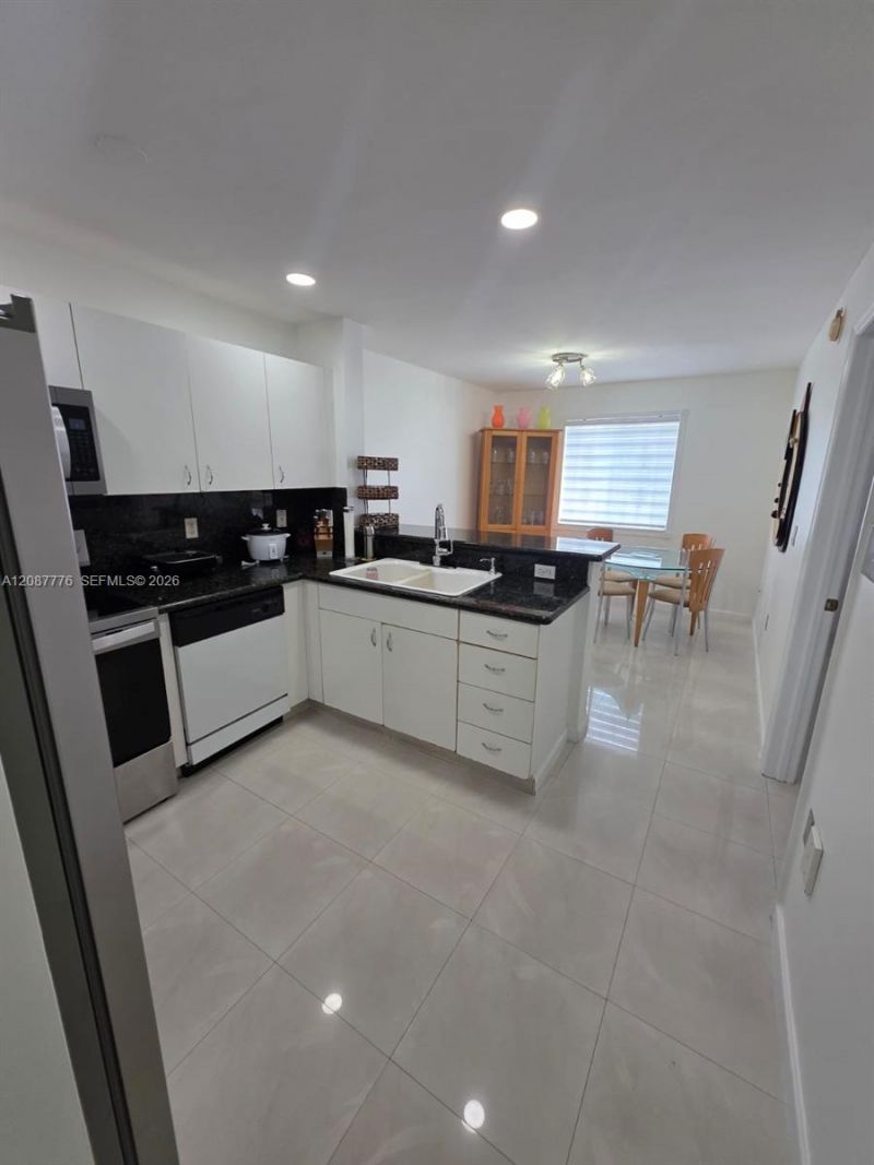 4691 NW 9th St, Unit 204, Miami, FL 33126 Photo