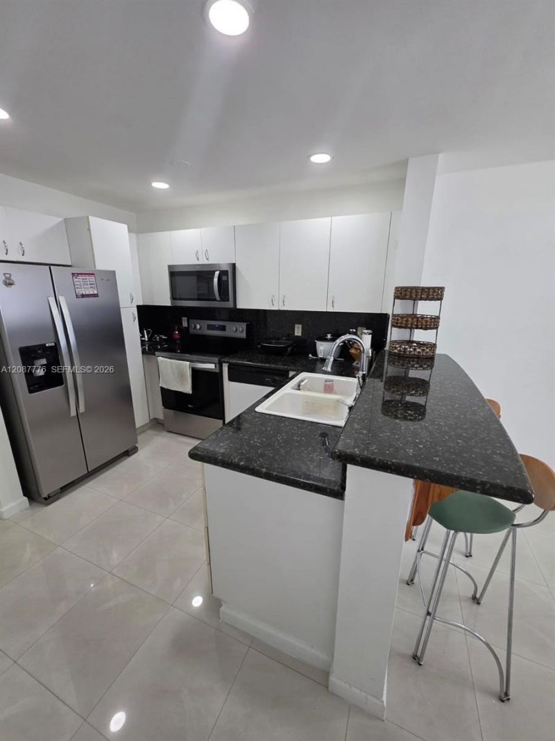4691 NW 9th St, Unit 204, Miami, FL 33126 Photo