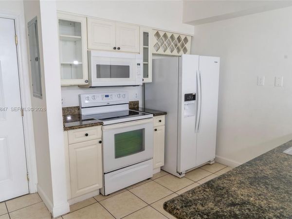 1 Glen Royal Pkwy , Unit 809, Miami, FL 33125