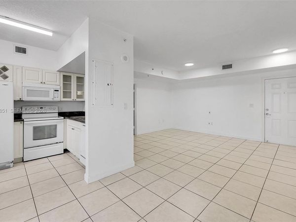 1 Glen Royal Pkwy , Unit 1010, Miami, FL 33125