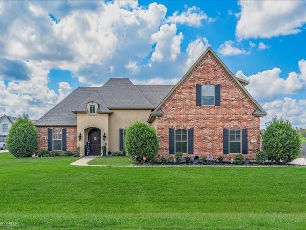 193 A W Drive, Stonewall, LA 71078