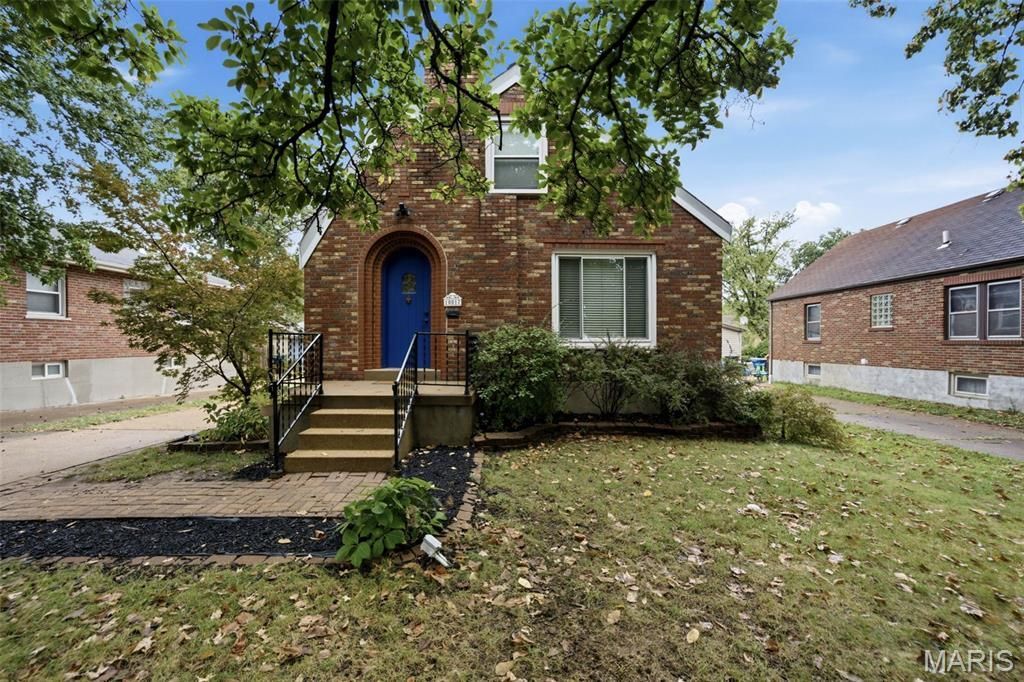 10017 N Marlene Drive, Saint Louis, MO 63123 Main Photo