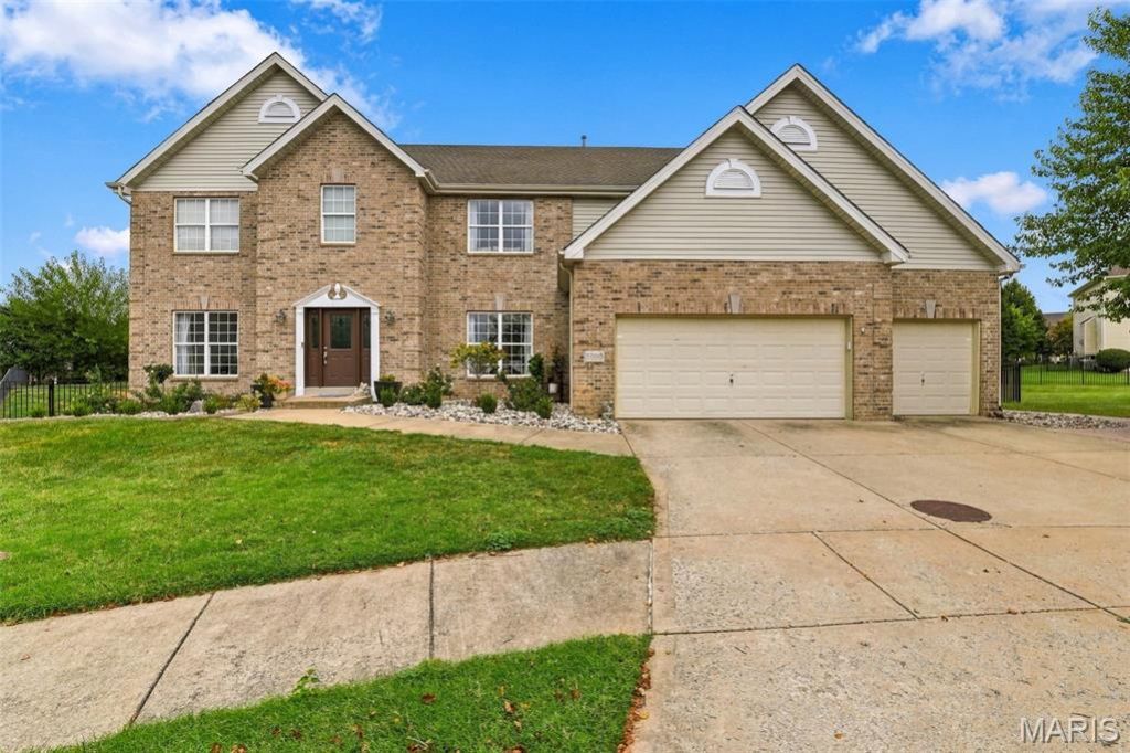1000 Gardenbridge Place, Saint Charles, MO 63303 Main Photo