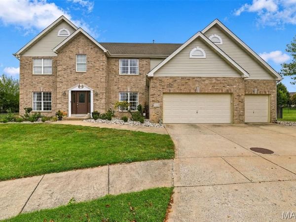 1000 Gardenbridge Place, St Charles, MO 63303