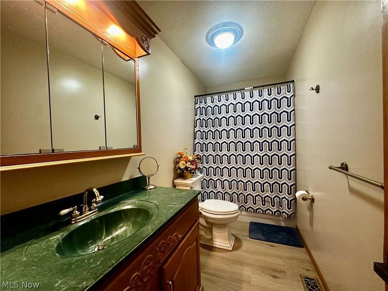 112 Berry Lane, Marietta, OH 45750 Photo 12