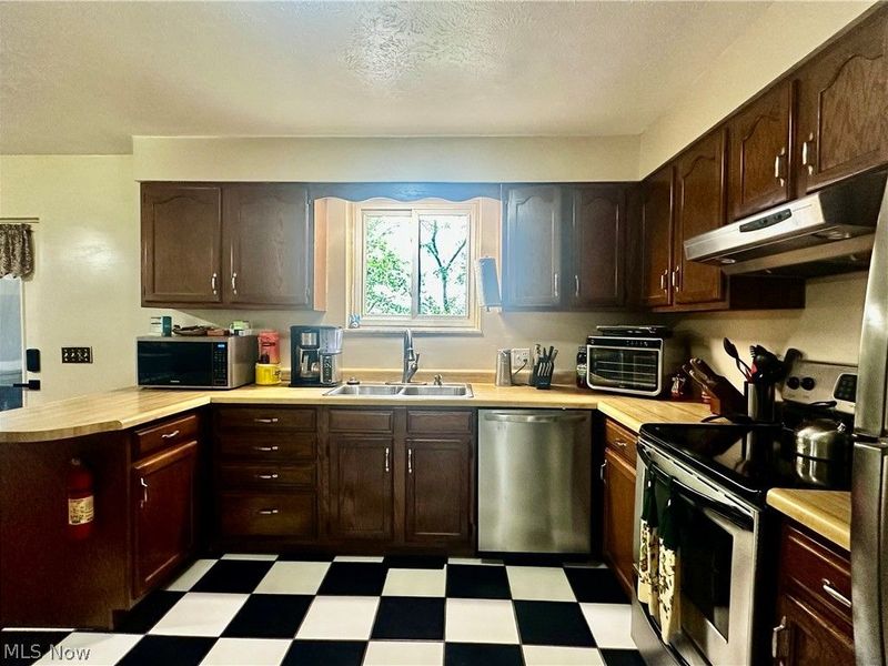 112 Berry Lane, Marietta, OH 45750 Photo 5