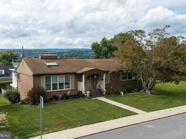 5 WINDING WAY, LEWISTOWN, PA 17044