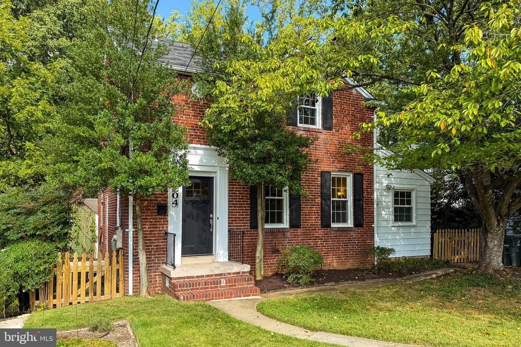 204 S Abingdon Street, Arlington, VA 22204 Main Photo