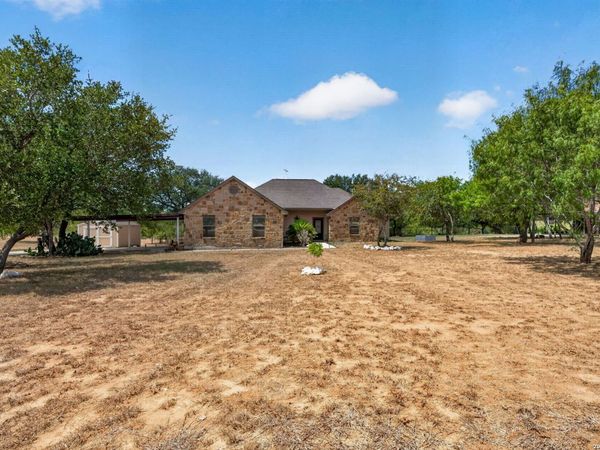 555 CIMARRON SQ, Poteet, TX 78065