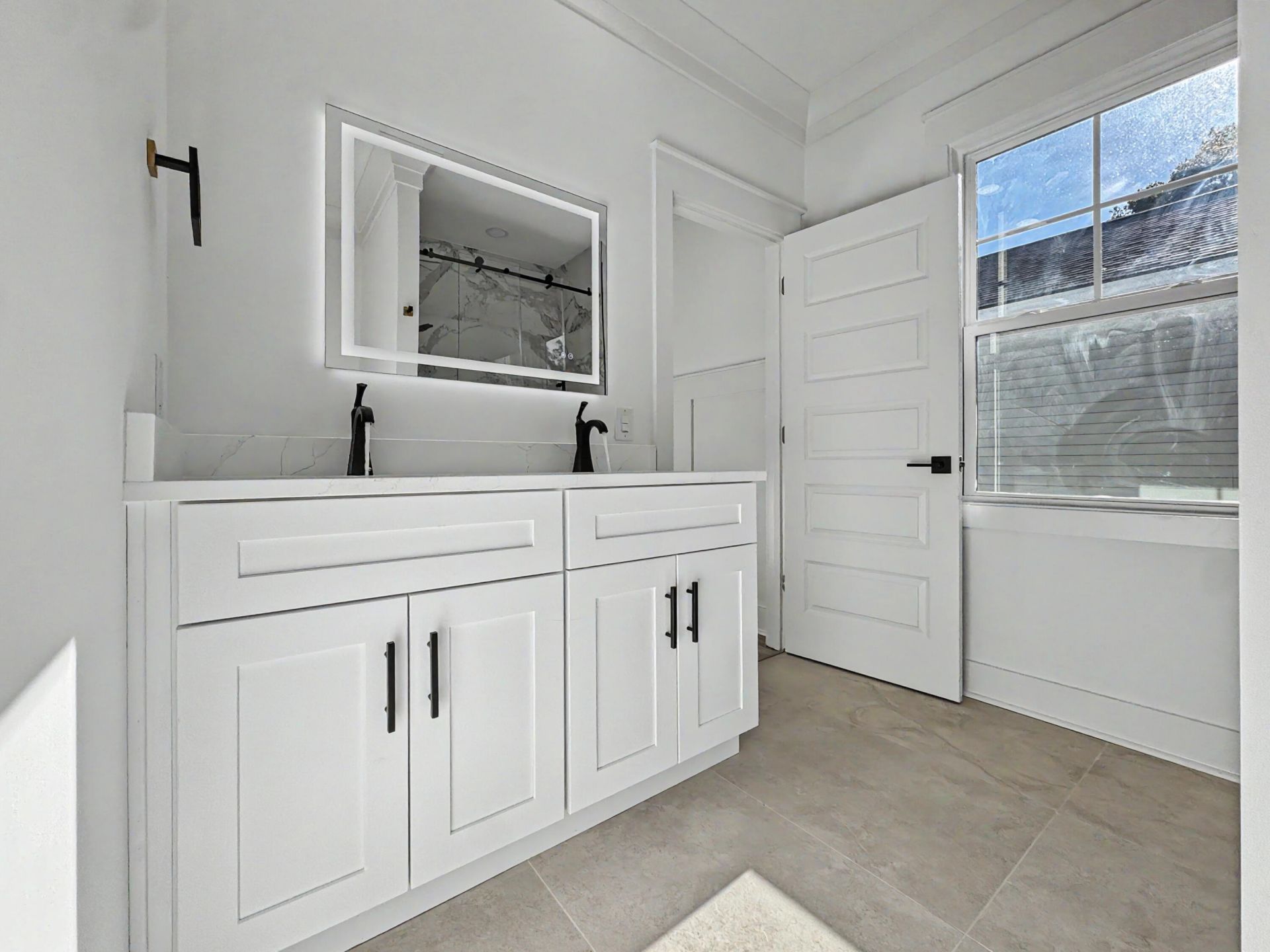 1918 Clifton Street Photo 41