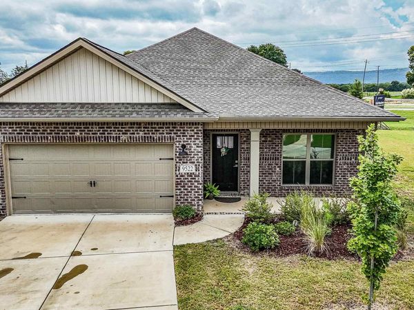 9522 Hampton Oak Drive, Owens Cross Roads, AL 35763