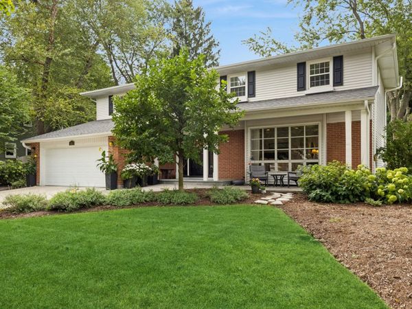 636 Burdick Street, Libertyville, IL 60048