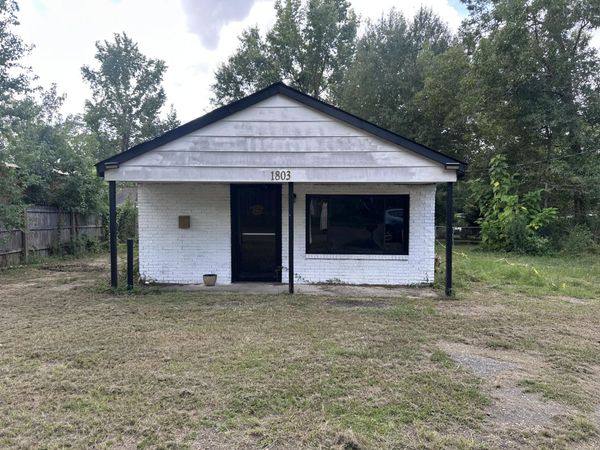 1803 Louise St., Hattiesburg, MS 39401