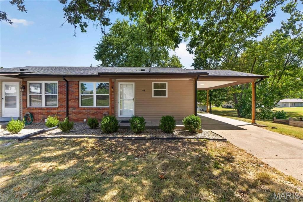 48 Laura Drive , Saint Peters, MO 63376 Main Photo