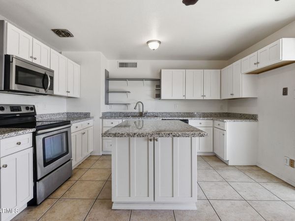 3449 W MAUNA LOA Lane, Phoenix, AZ 85053