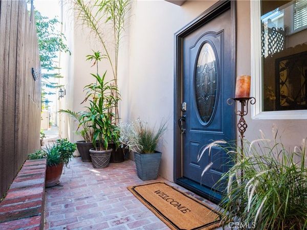 130 30th Street, Hermosa Beach, CA 90254