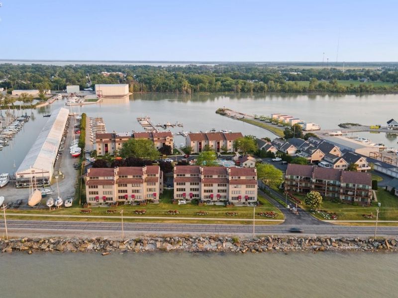 503 W Lakeshore Drive, Unit B4, Port Clinton, OH 43452 Photo 1