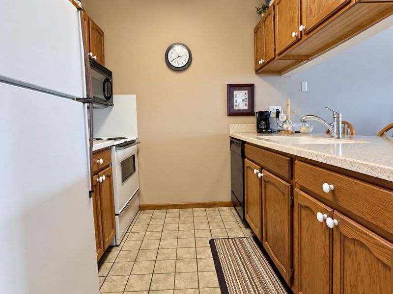 503 W Lakeshore Drive, Unit B4, Port Clinton, OH 43452 Photo 10