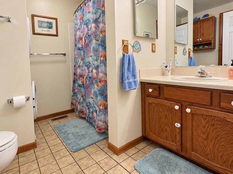 503 W Lakeshore Drive, Unit B4, Port Clinton, OH 43452 Photo 12