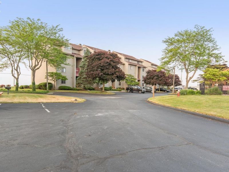 503 W Lakeshore Drive, Unit B4, Port Clinton, OH 43452 Photo 13