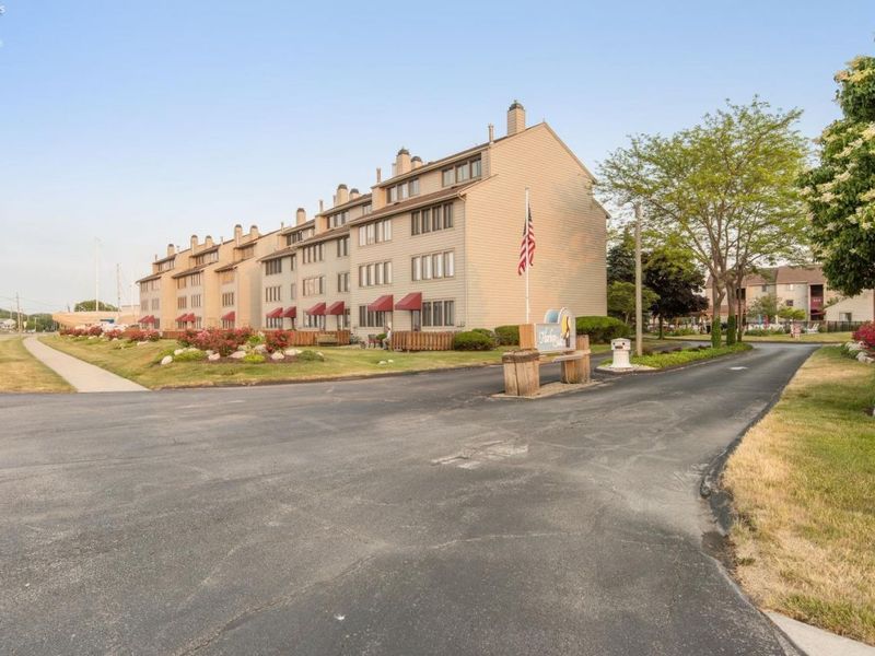 503 W Lakeshore Drive, Unit B4, Port Clinton, OH 43452 Photo 16