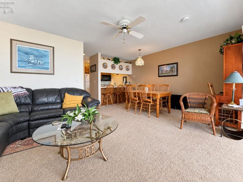503 W Lakeshore Drive, Unit B4, Port Clinton, OH 43452 Photo 4