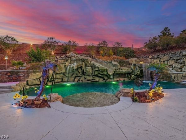 733 Smokey Mountain Avenue, Henderson, NV 89012