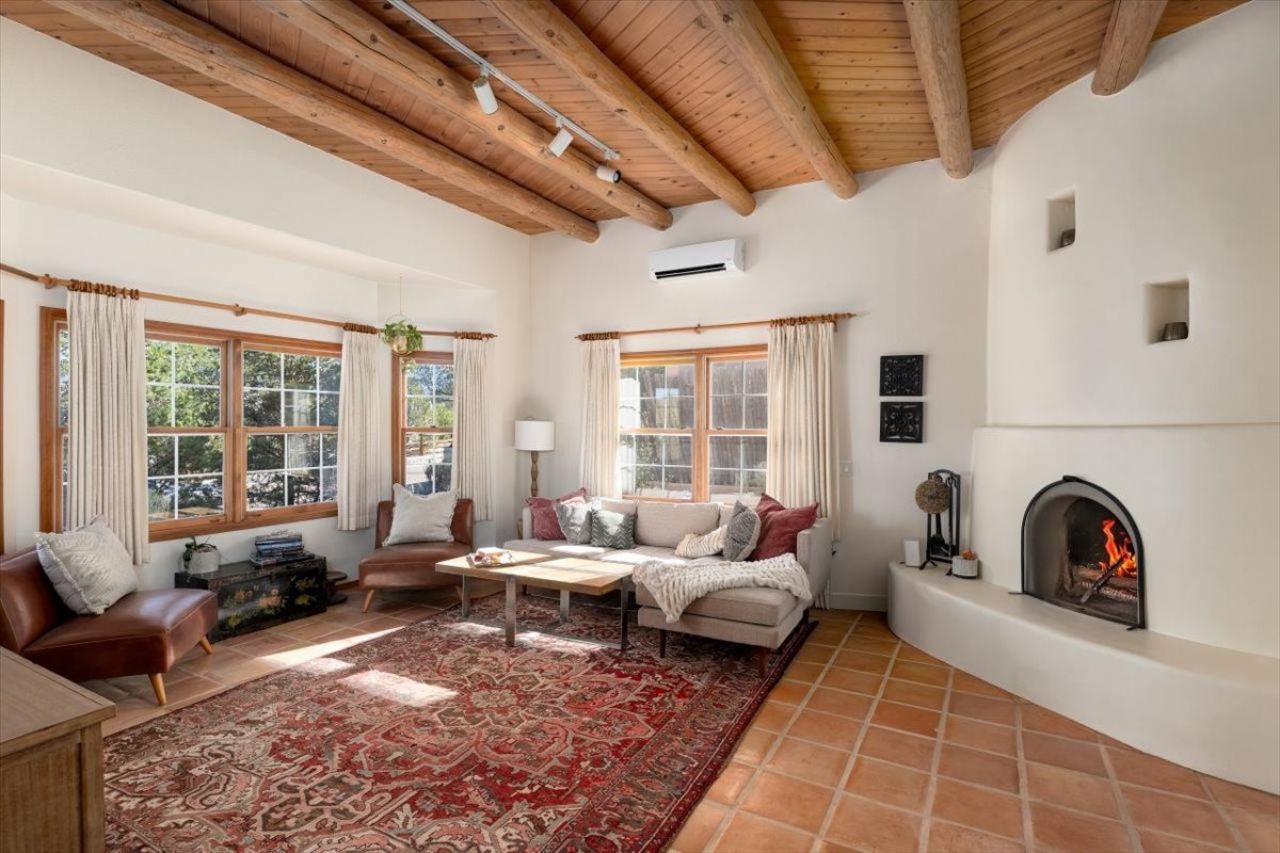610 Caminito Del Sol, Santa Fe, NM 87505 Main Photo