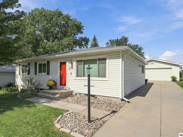 8330 Chestnut Lane, Lincoln, NE 68510