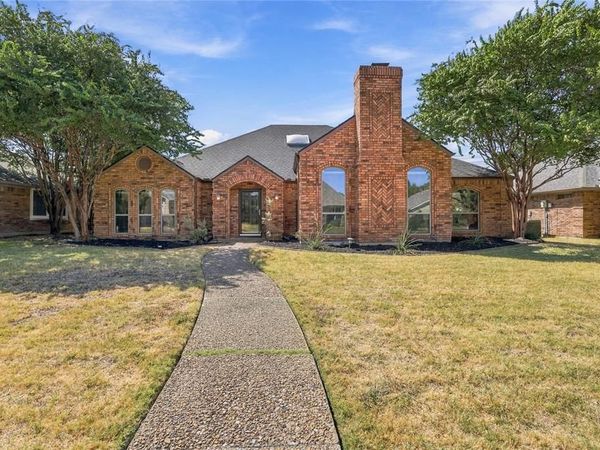 2312 Stone Glen Lane, Carrollton, TX 75007