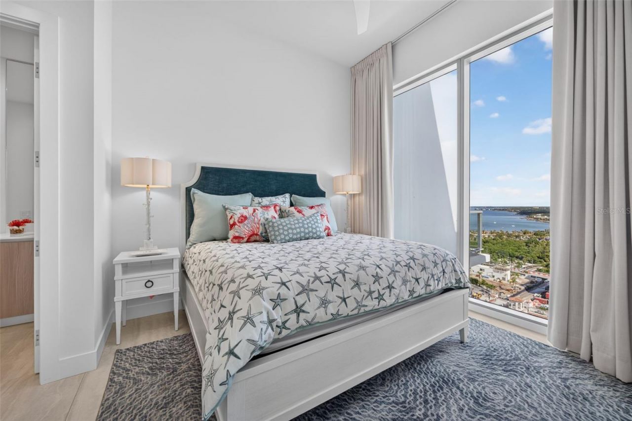 301 Quay Commons, Unit 1903, Sarasota, FL 34236 Photo