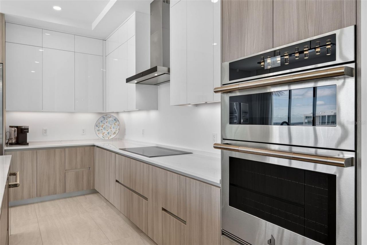 301 Quay Commons, Unit 1903, Sarasota, FL 34236 Photo