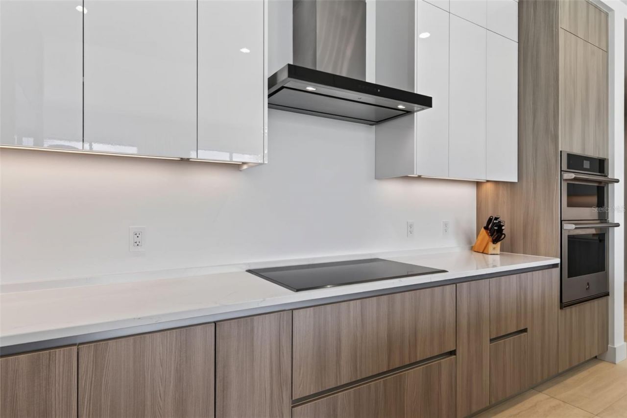 301 Quay Commons, Unit 1903, Sarasota, FL 34236 Photo